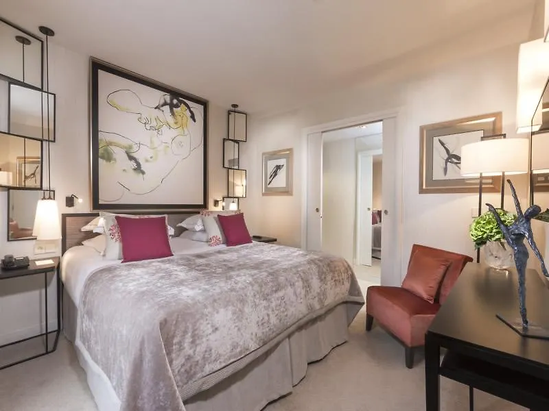 Hotel Balmoral Champs Elysees Paris