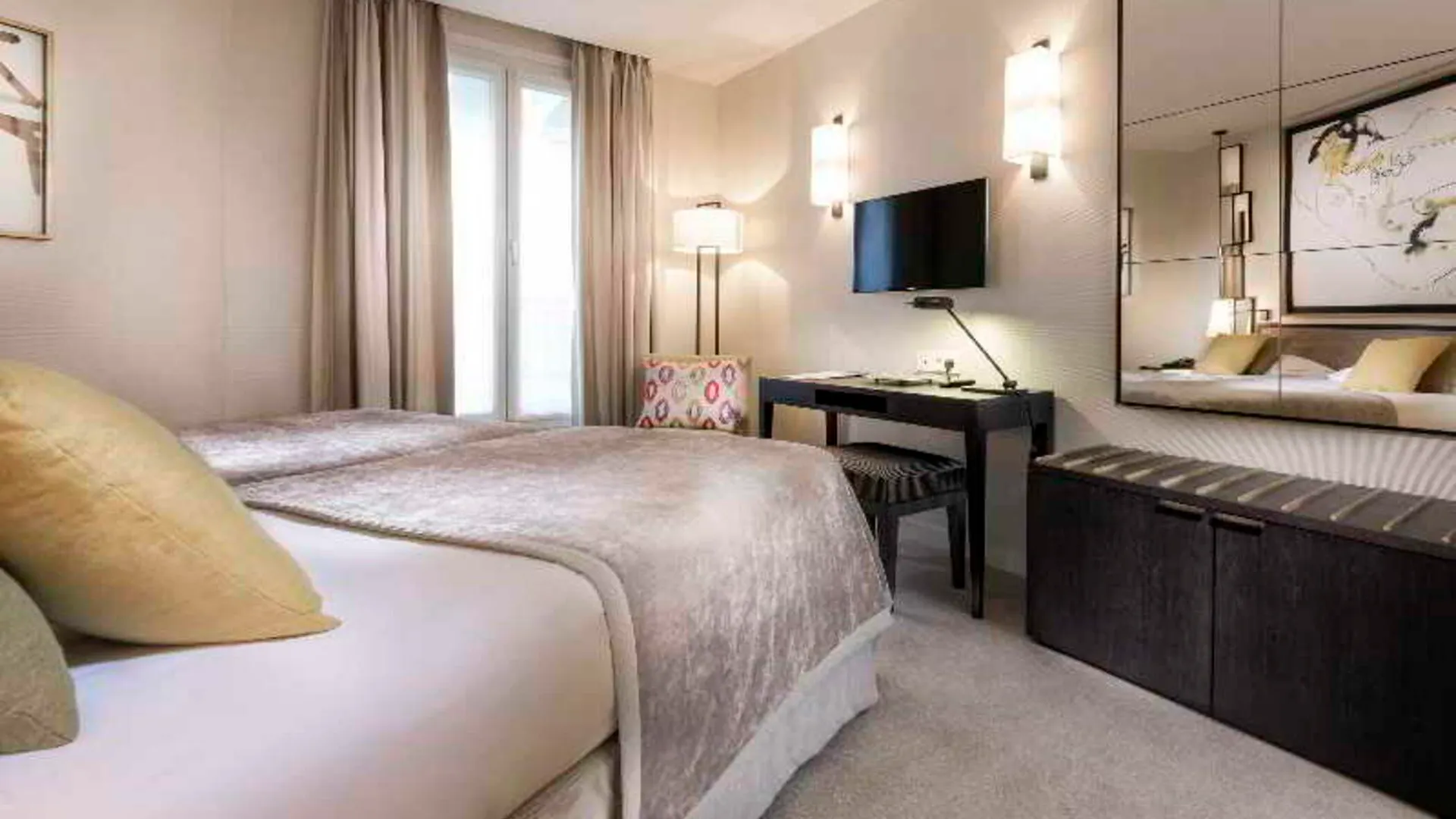 Hotel Balmoral Champs Elysees