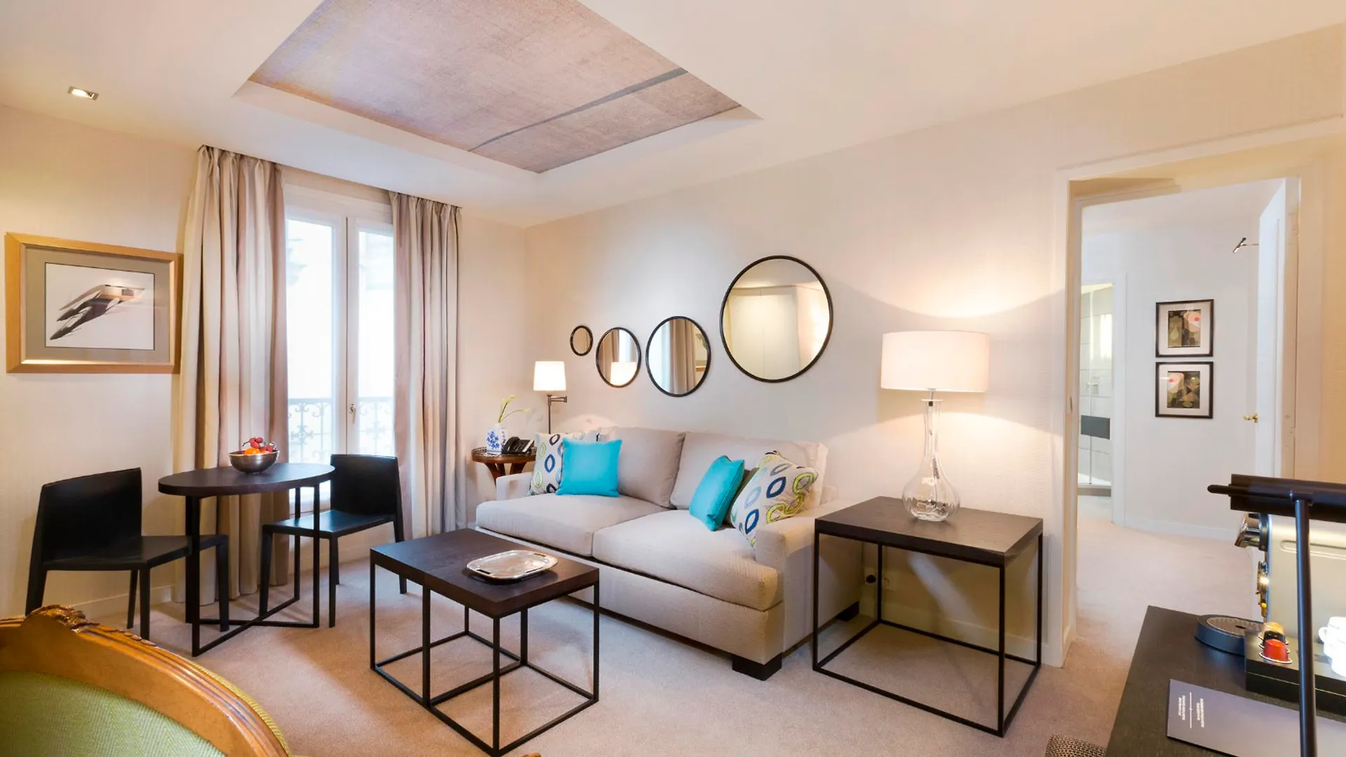 Hotel Balmoral Champs Elysees 4*