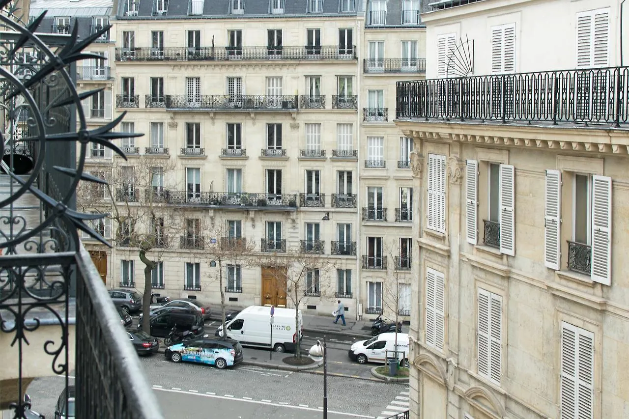 Balmoral Champs Elysees Hotel 4*