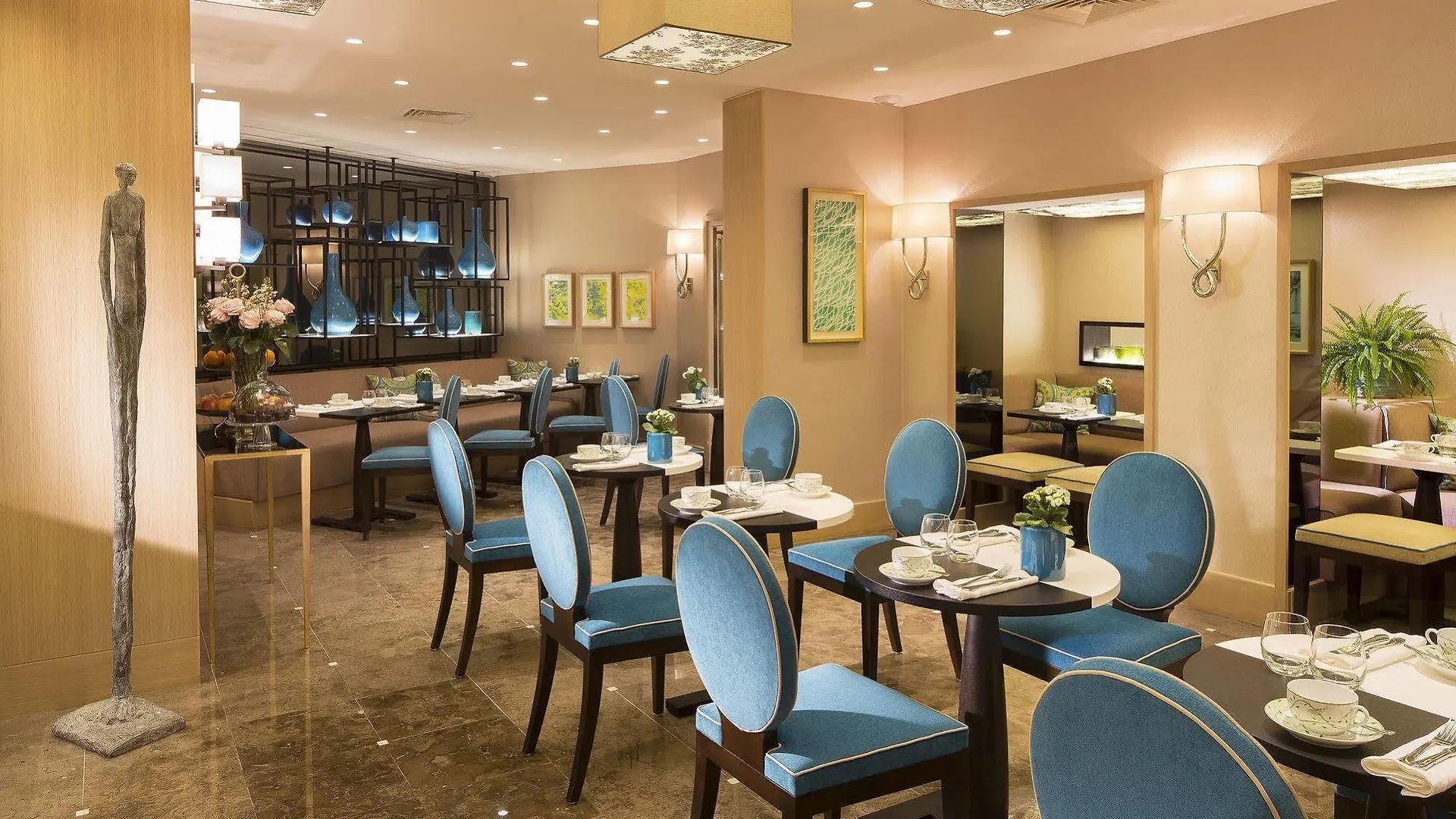 Hotel Balmoral Champs Elysees